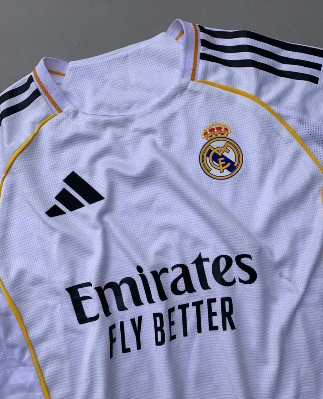 Real Madrid - 2025/26 DOMICILE MAILLOT (Player Version)